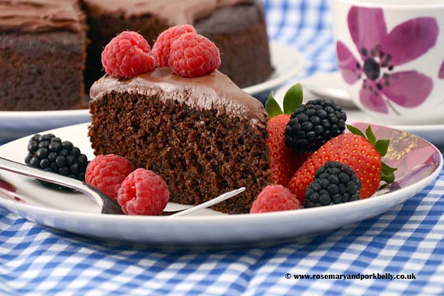 Vegan,Jumbleberry chocolate cake © rosemaryandporkbelly.co.uk