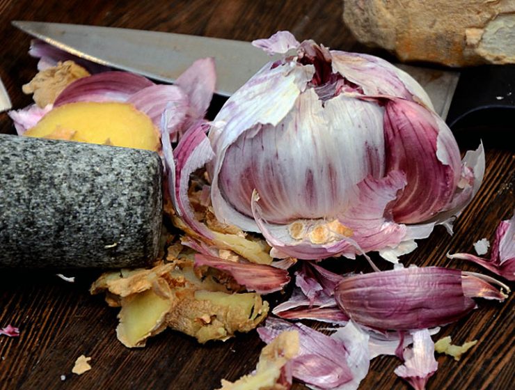 Head of garlic and fresh ginger