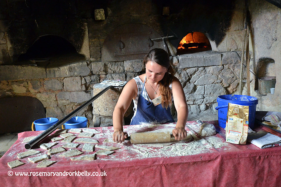 Making fouace Chateau de Brézé Anjou France