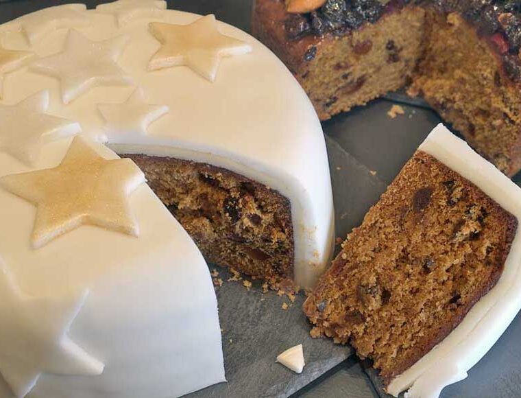 Fondant decorated mincemeat fruitcake