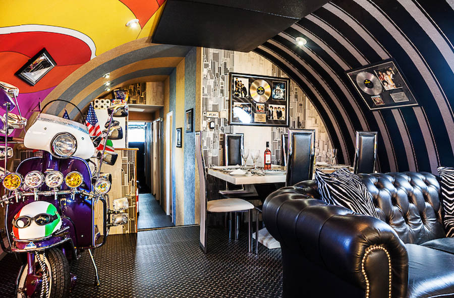 Yellow Submarine interior