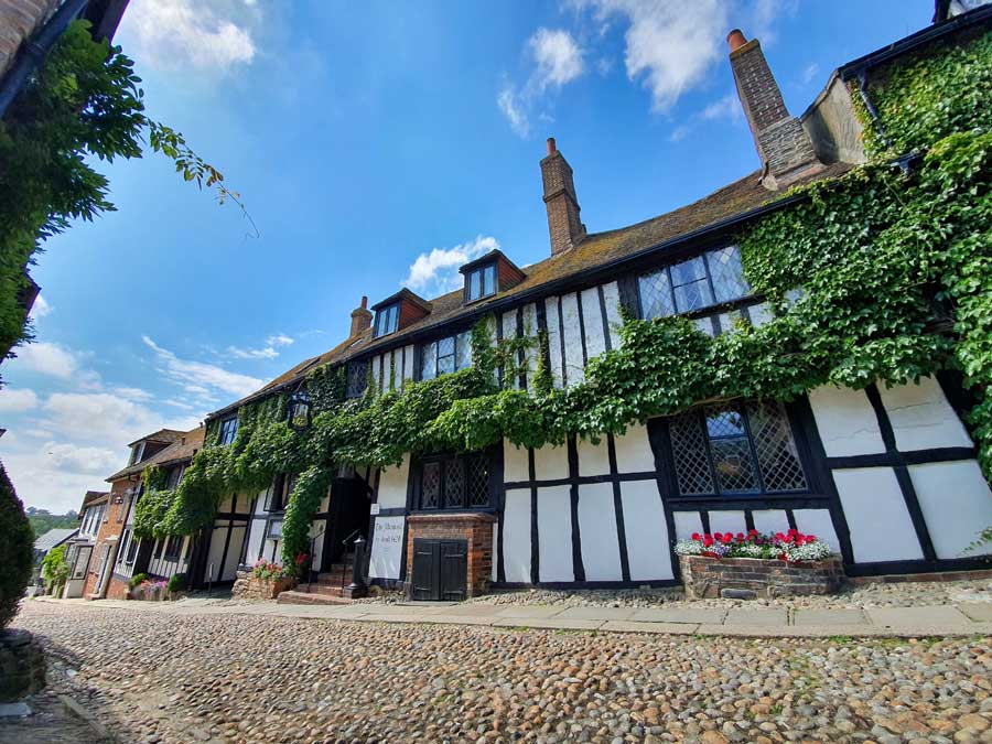 Mermaid Inn Rye East Sussex © rosemaryandporkbelly haunted hotels in Sussex