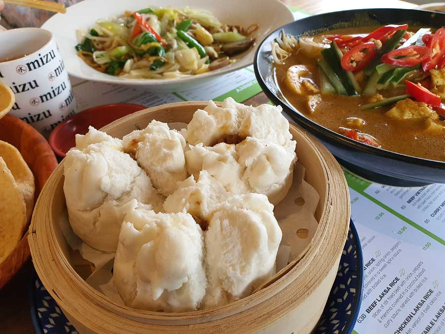 Char-Siu-Bao,-Curry-Mee,--Vegetarian-Lo-Mein-at-Mizu-Brentford-UK-©-rosemaryandporkbelly