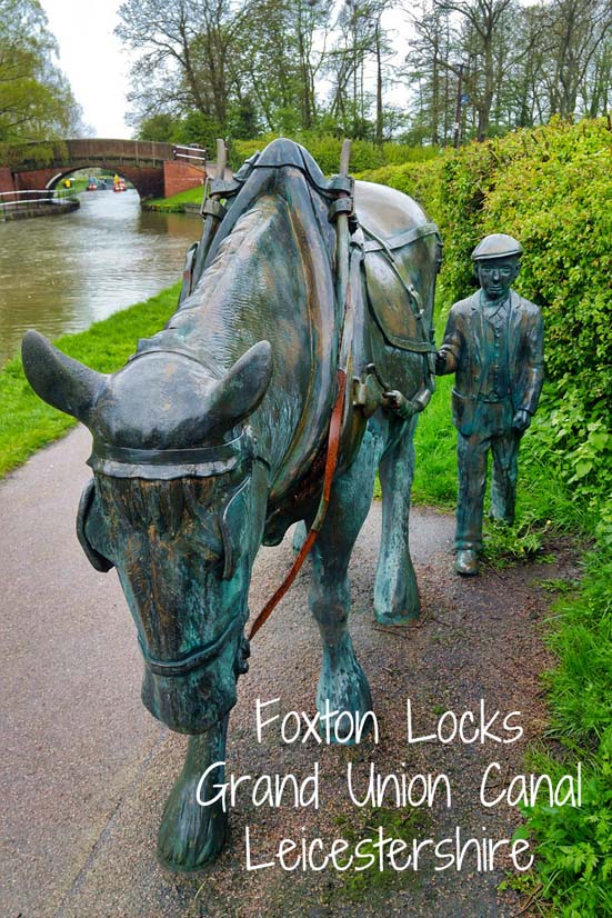 Bronze statue of canal horse at Foxton Locks Leicestershire © rosemaryandporkbelly.co.uk