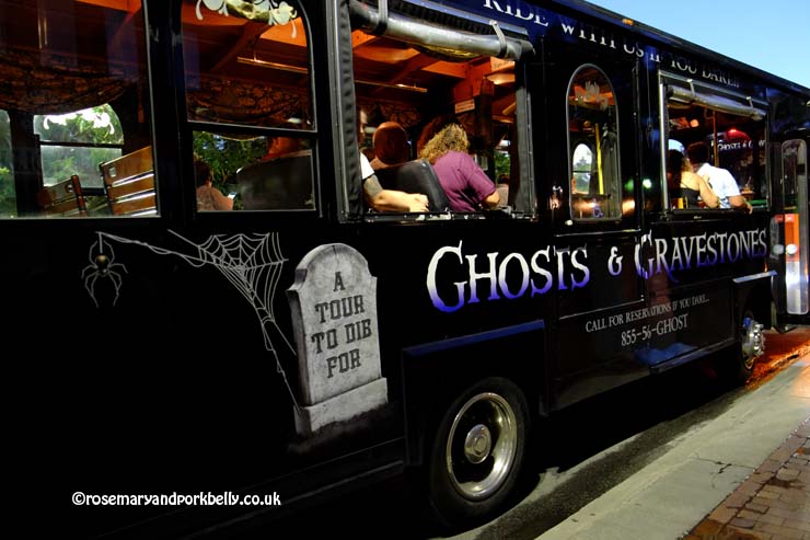 Join the Ghosts and Gravestones tour of Boston © rosemaryandporkbelly.co.uk