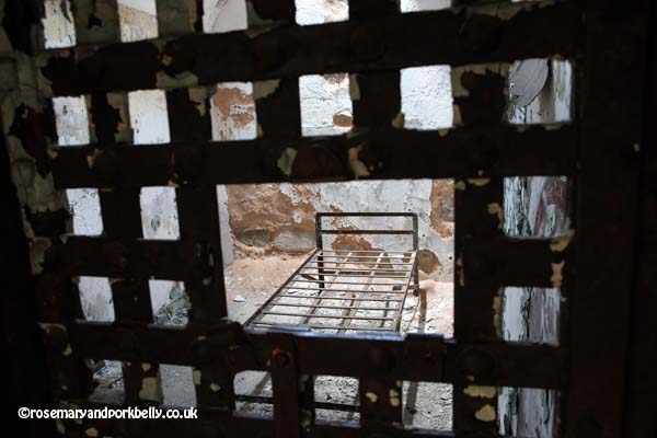 Cell interior, Eastern State Penitentiary © rosemaryandporkbelly.co.uk