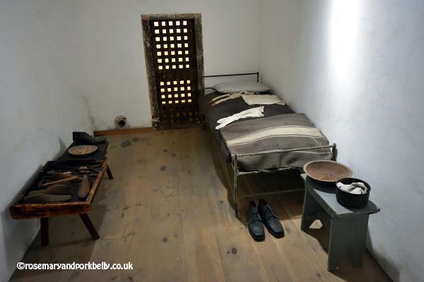 Restored cell, Eastern State Penitentiary © rosemaryandporkbelly.co.uk