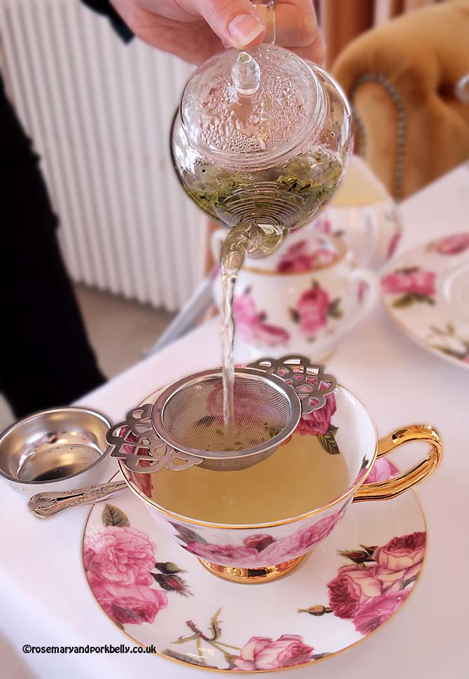 Pouring fresh brewed green tea © rosemaryandporkbelly.co.uk