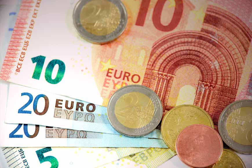 Euro notes and coins ©  Photo Mix, Pixabay