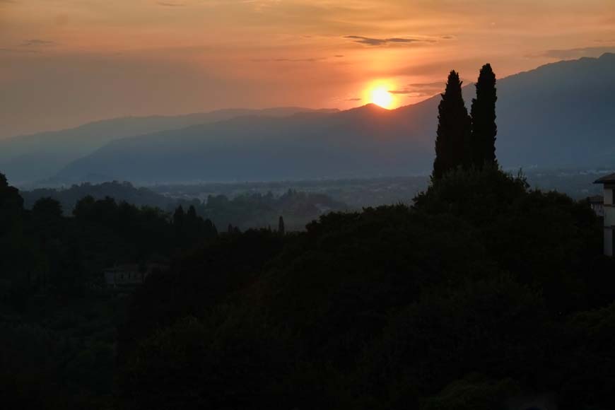 Sunset over the Dolomites, Italy © rosemaryandporkbelly.co.uk