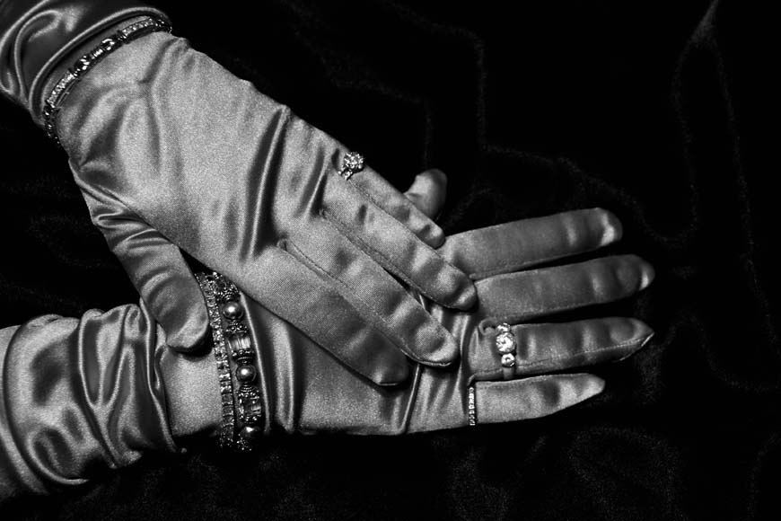 Gloves © Caitlin Ansley, Flickr