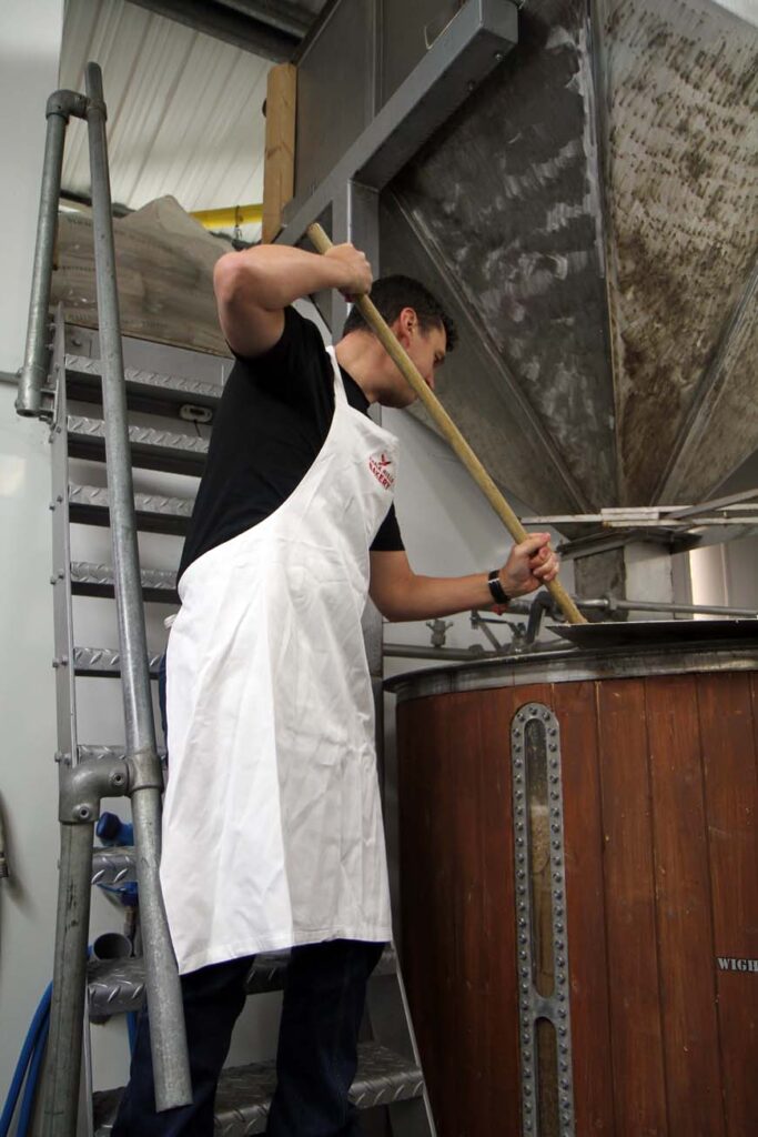 Mashing © Crumbs Brewing