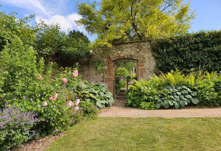Garden at Findon Place © rosemaryandporkbelly.co.uk