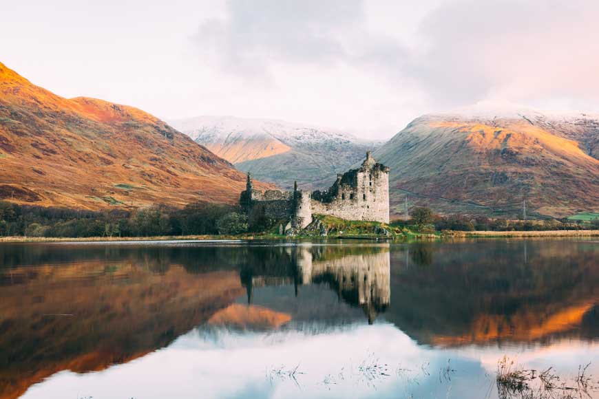 Kilchurn Castle, Lochawe, Dalmally, Scotland, UK  © Connor Mollison/ Unsplash