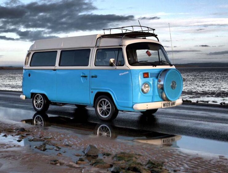 Volkswagen campervan © peagreenbean Pixabay