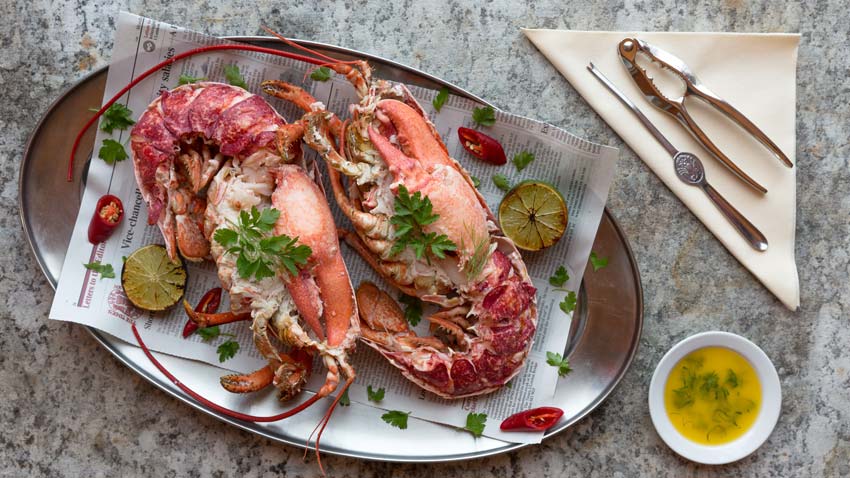 Fresh cooked lobster, Tresco © Rob Besant