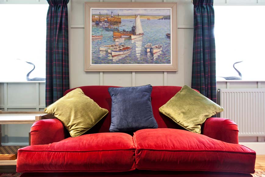Residents Lounge, New Inn Tresco © James Darling Photography