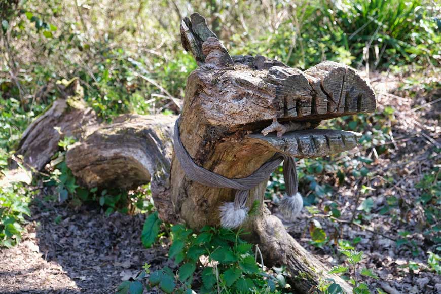 Carved tree trunk, Cuckoo Trail, East Sussex ©rosemaryandporkbelly