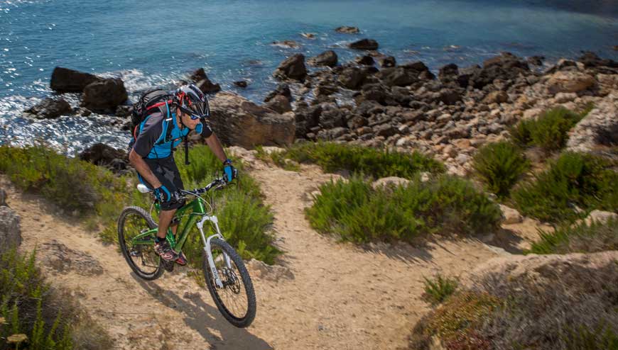 Cycling Malta ©Chris Davies/viewingmalta.com