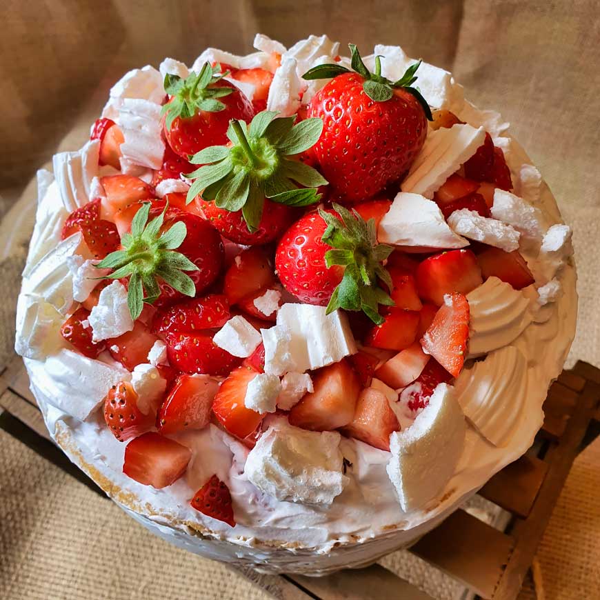 An Eton Mess cake ©rosemaryandporkbelly