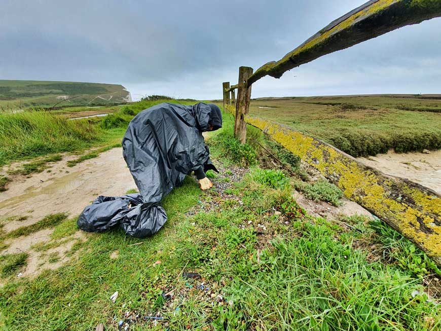 Litter picking Cuckmere Haven East Sussex ©rosemaryandporkbelly