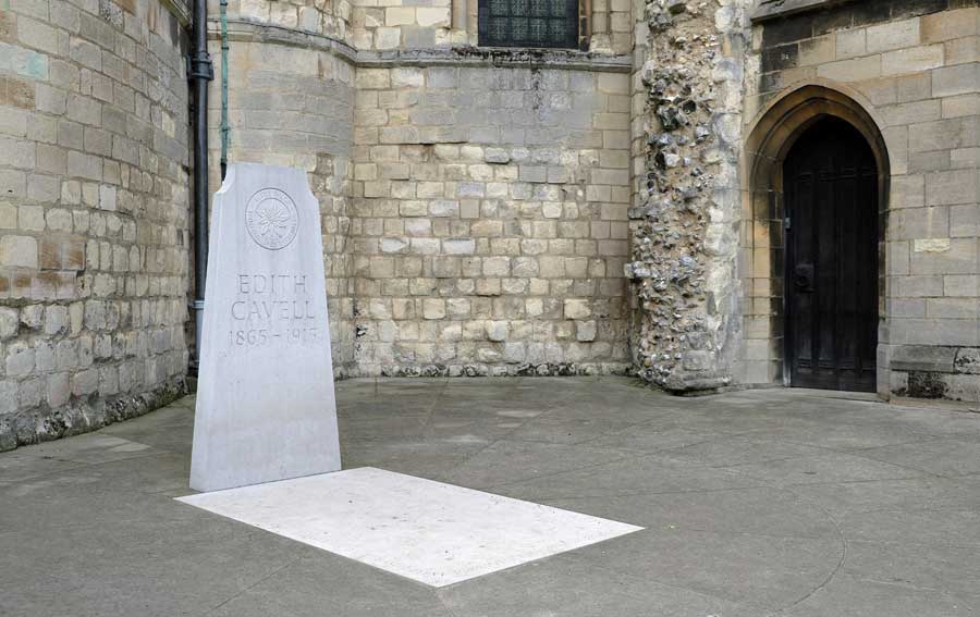 Grave of Edith Cavell Norwich Cathedral ©rosemaryandporkbelly