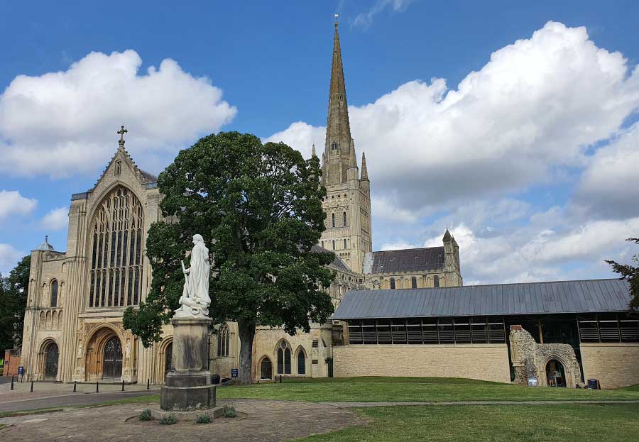 Norwich Cathedral Norfolk ©rosemaryandporkbelly
