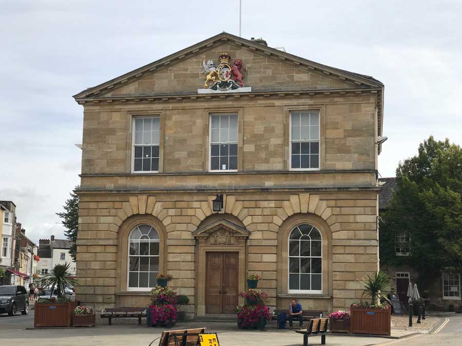 Woodstock Town Hall UK © Jonathan Hutchins (cc-by-sa-2.0)