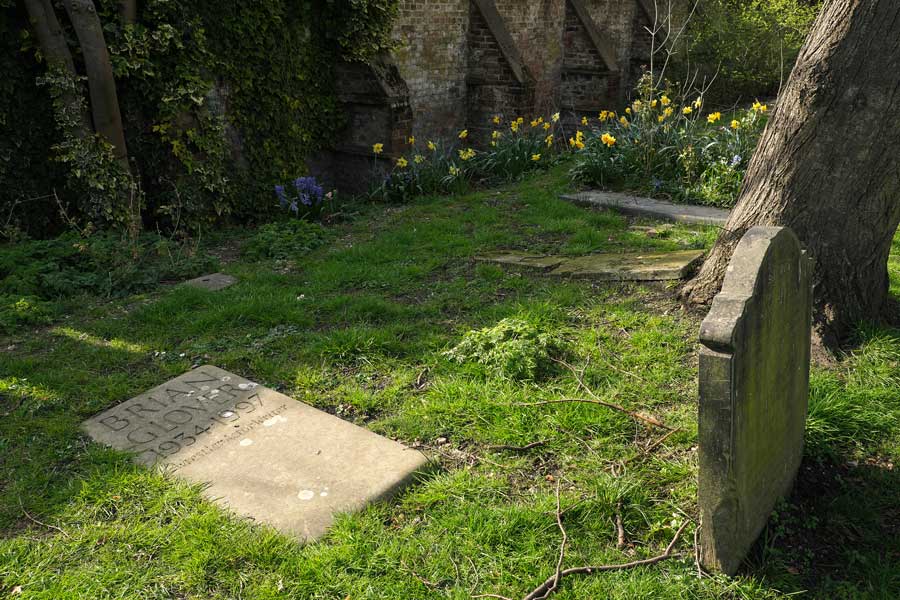 Grave of Brian Glover Brompton cemetery London
