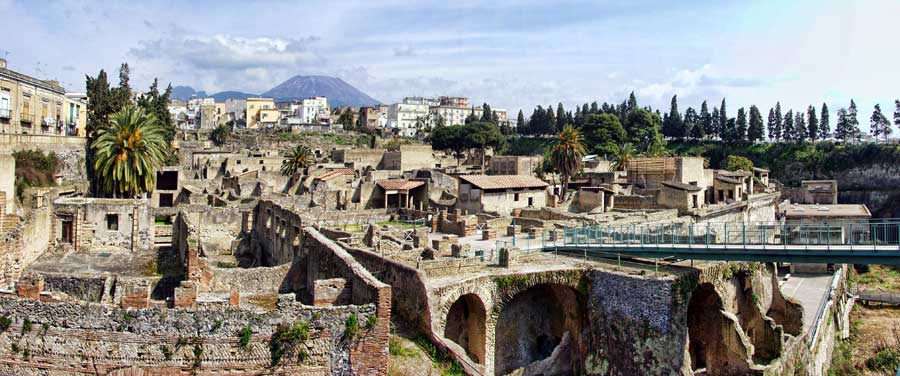 Herculaneum, Italy © Graham Hobster, Pixabay