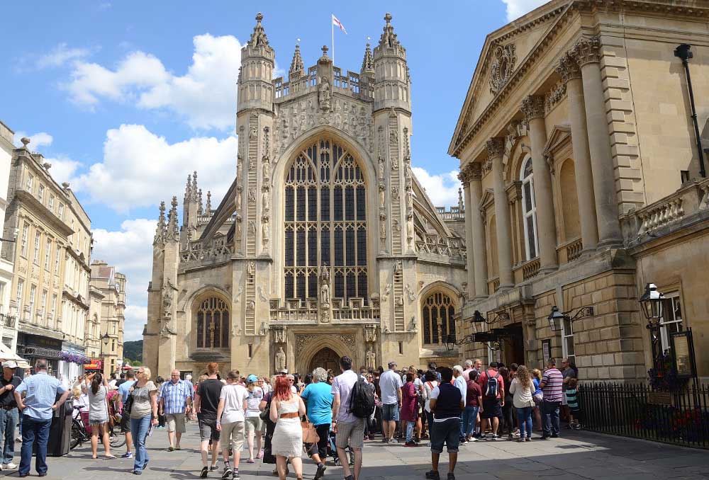Bath Abbey and Roman Baths from Churchyard, Bath

unmissable things in Bath
