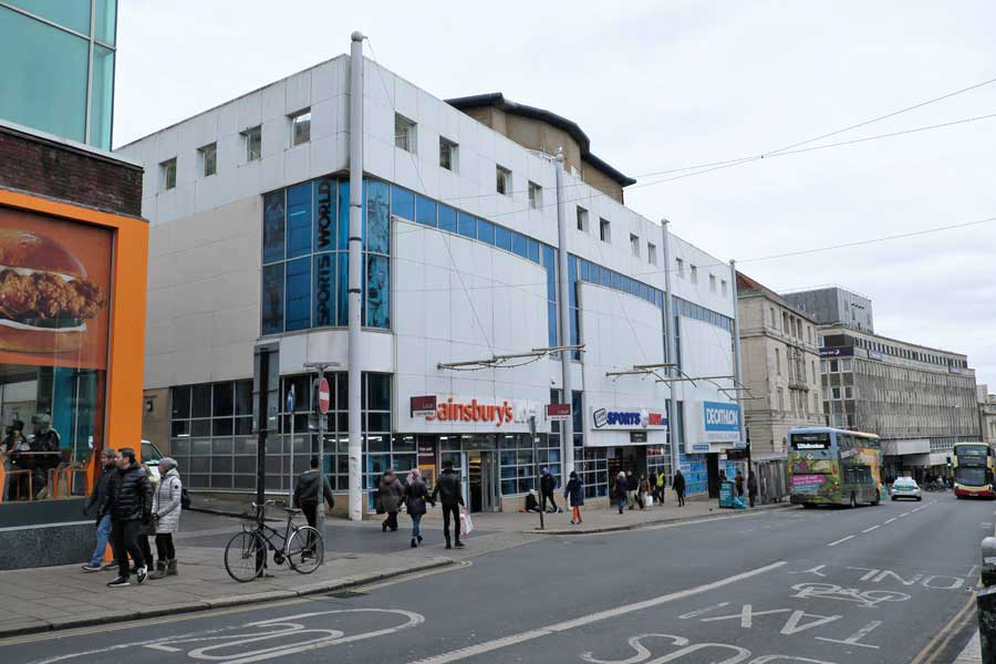 Sainsbury's and Sports Direct North Street Brighton. Formerly the Essoldo Cinema
1940 Opened as Imperial Theatre
1950 Essoldo
1964 Closed