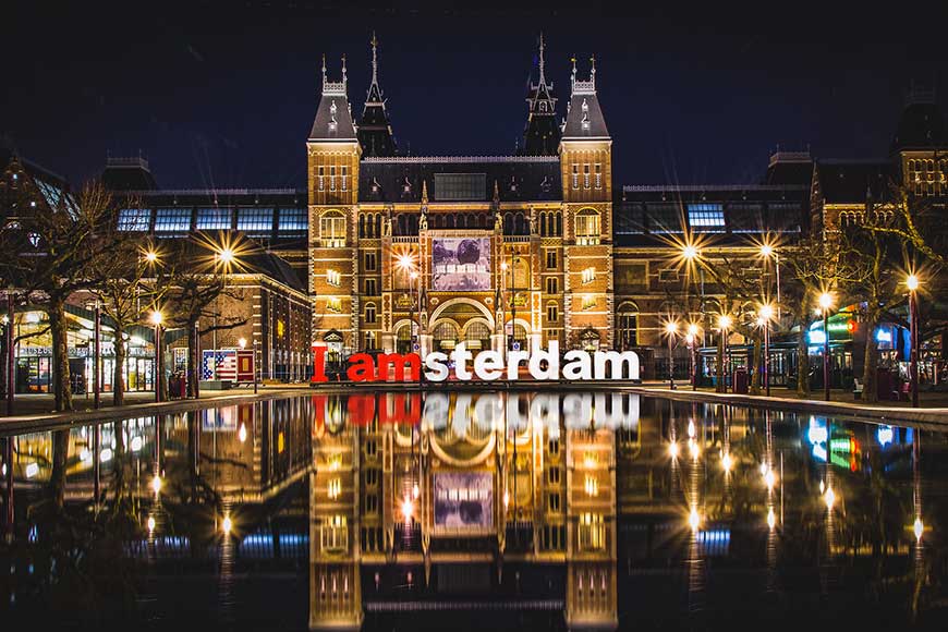 I Amsterdam sign outside the Rijksmuseum in 2017
